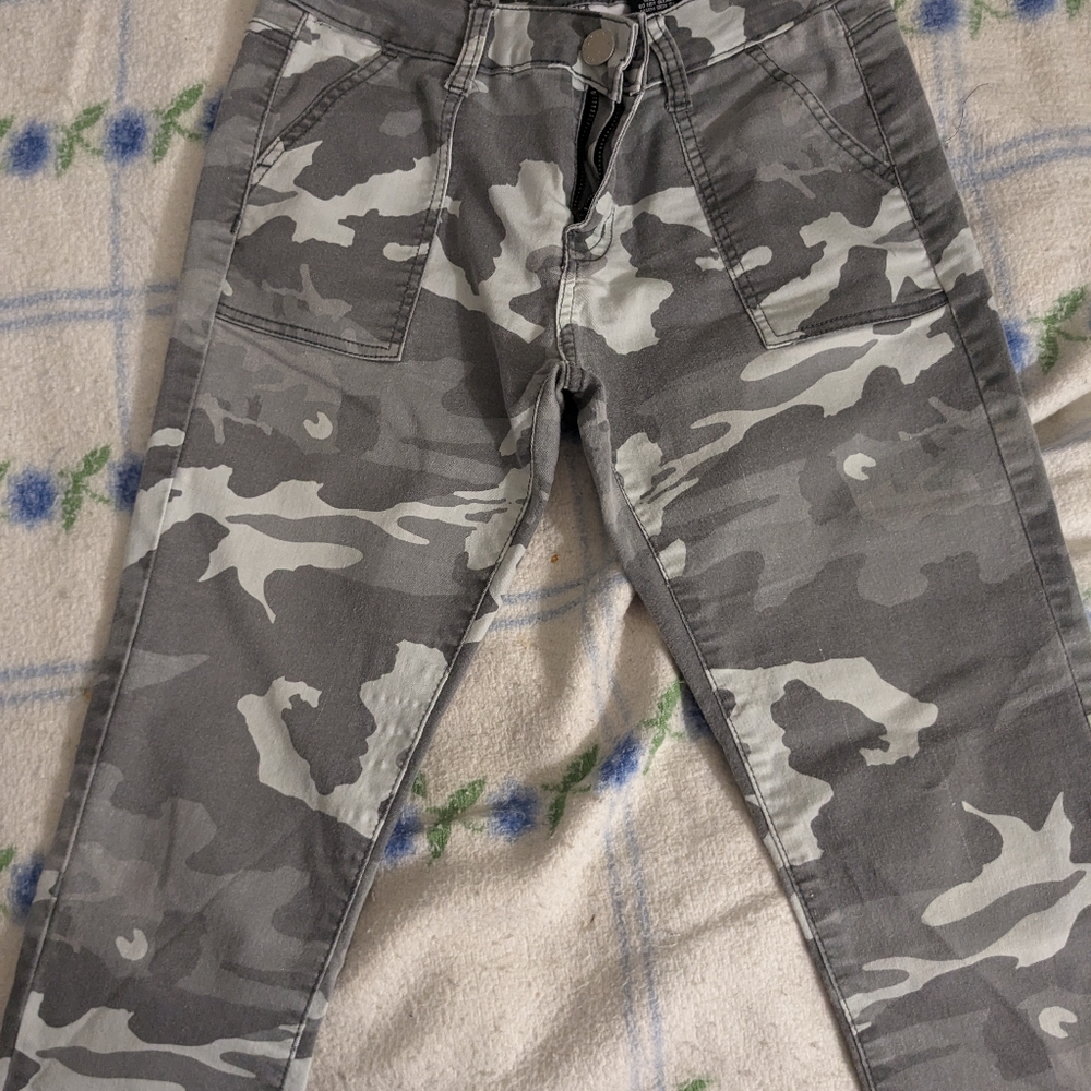 VIP JEANS - Picture 3 of 6